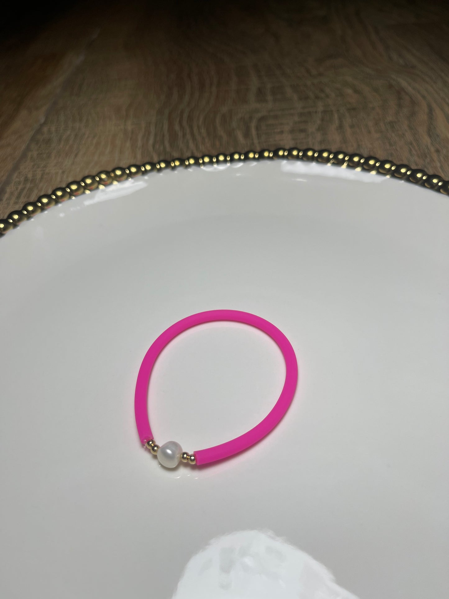 CLOE BANGLE HOT PINK